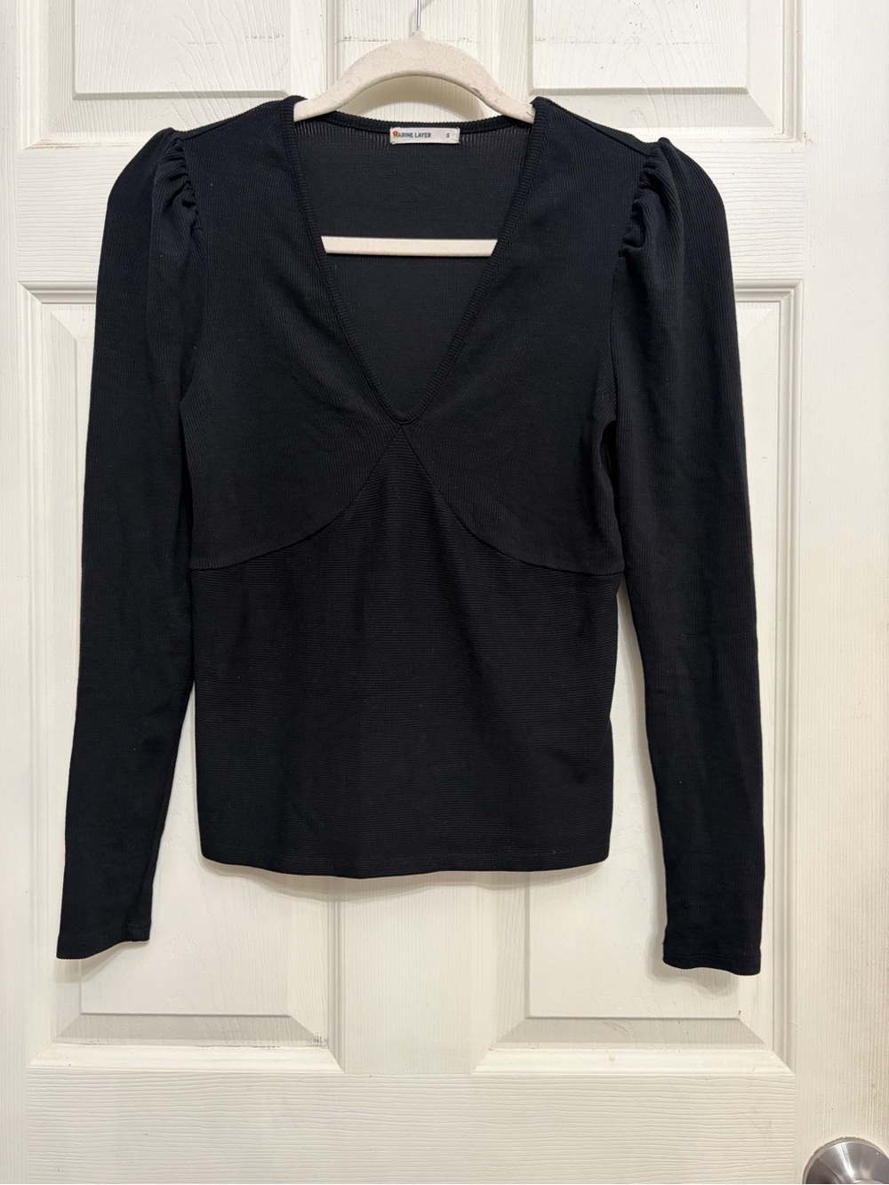 Marine Layer Black Puff-Sleeve V-Neck Top women’s size small